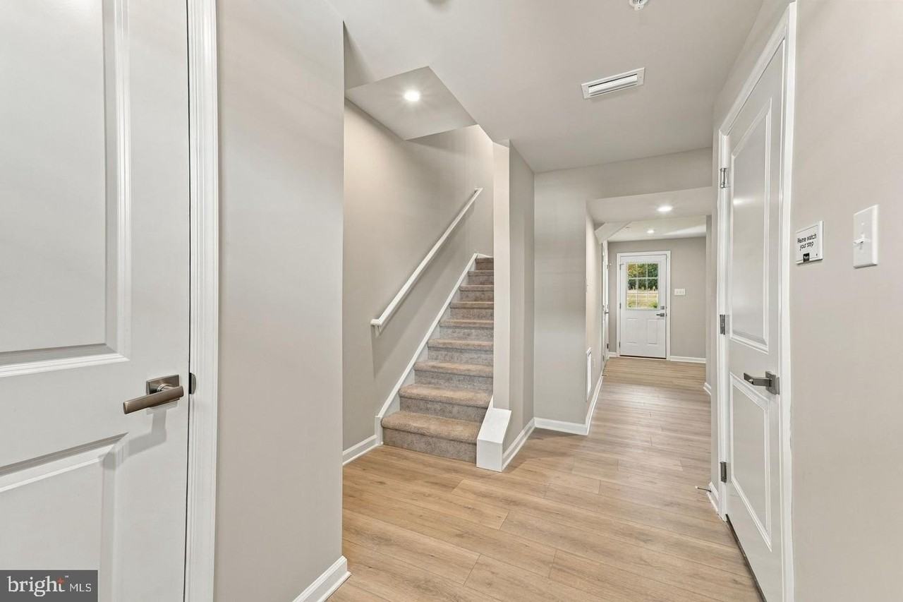 1180 W Walnut Rd #F34 - Photo 5 of 44