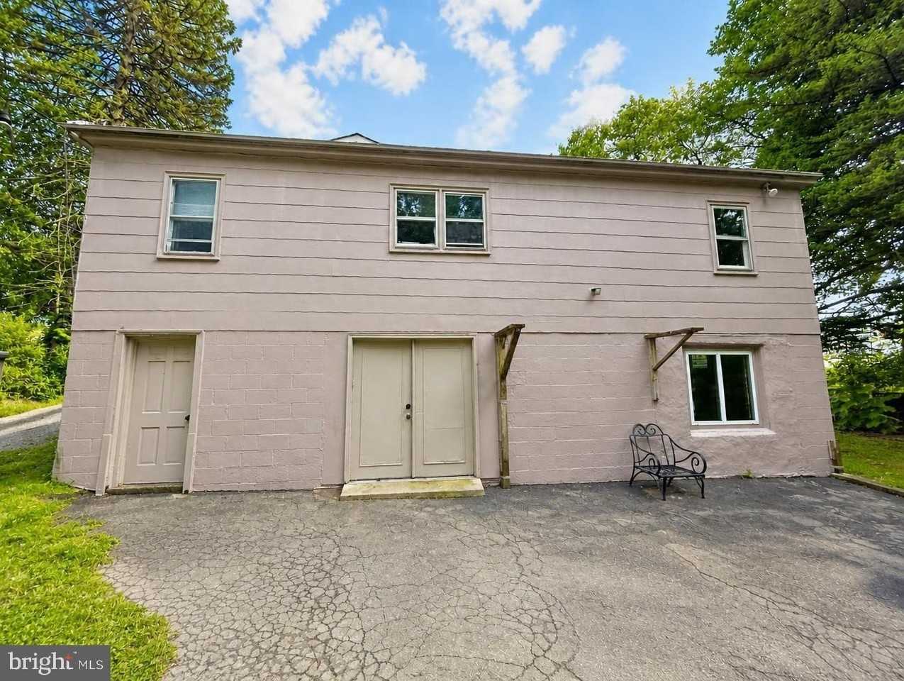 497 Lancaster Ave - Photo 7 of 22