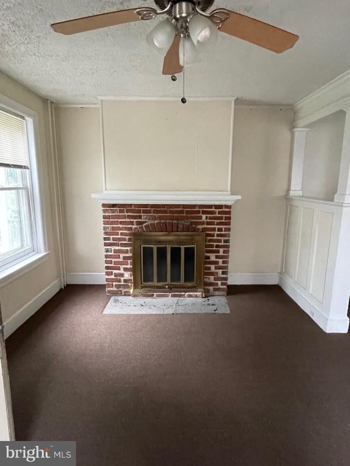 120 Elm Ave - Photo 3 of 18