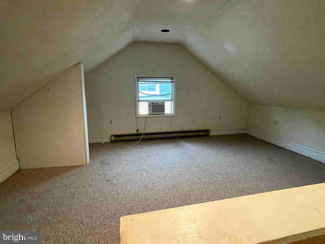 120 Elm Ave - Photo 4 of 18