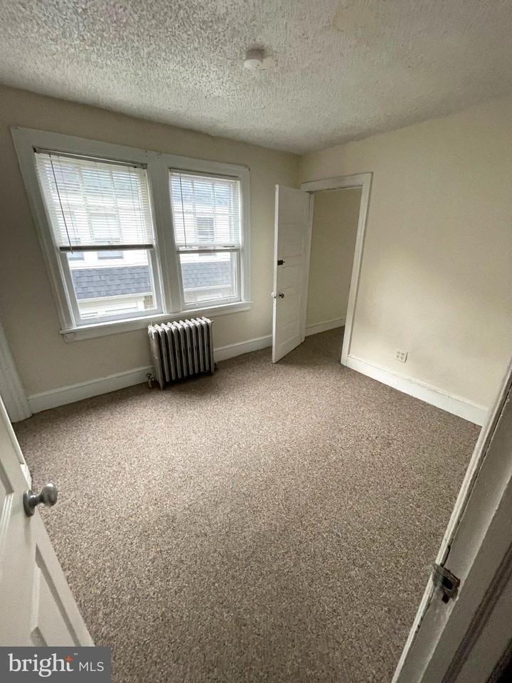 120 Elm Ave - Photo 5 of 18