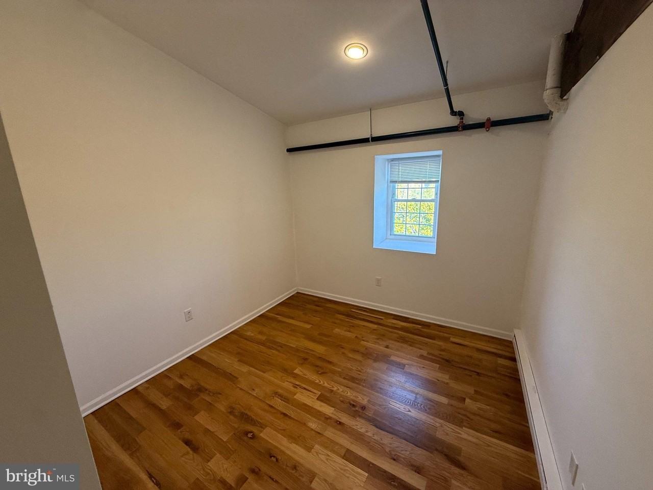 200 W Marshall St #4 - Photo 7 of 15