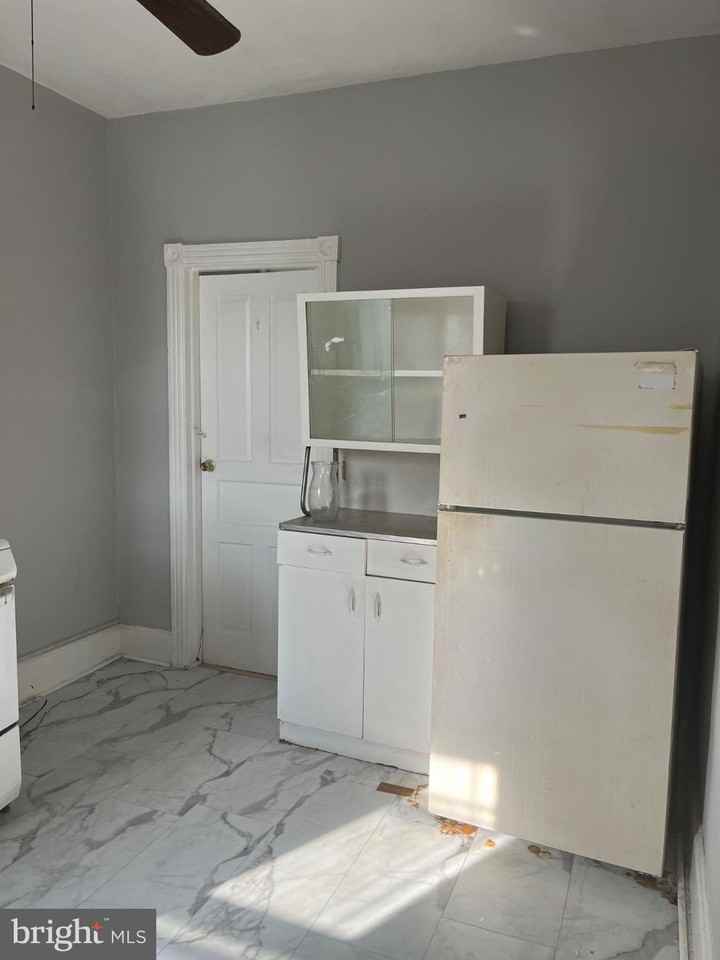 3533 N 11th St #3 - Photo 7 of 8