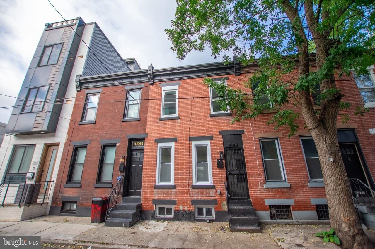 1542 S Bambrey St - Photo 2 of 21