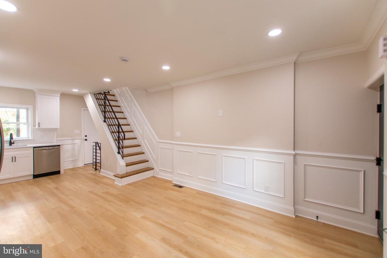 1542 S Bambrey St - Photo 3 of 21