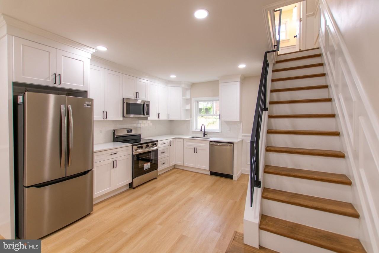 1542 S Bambrey St - Photo 4 of 21