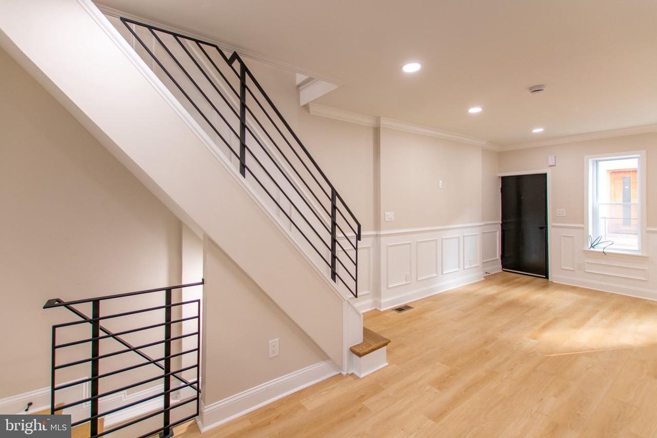 1542 S Bambrey St - Photo 6 of 21