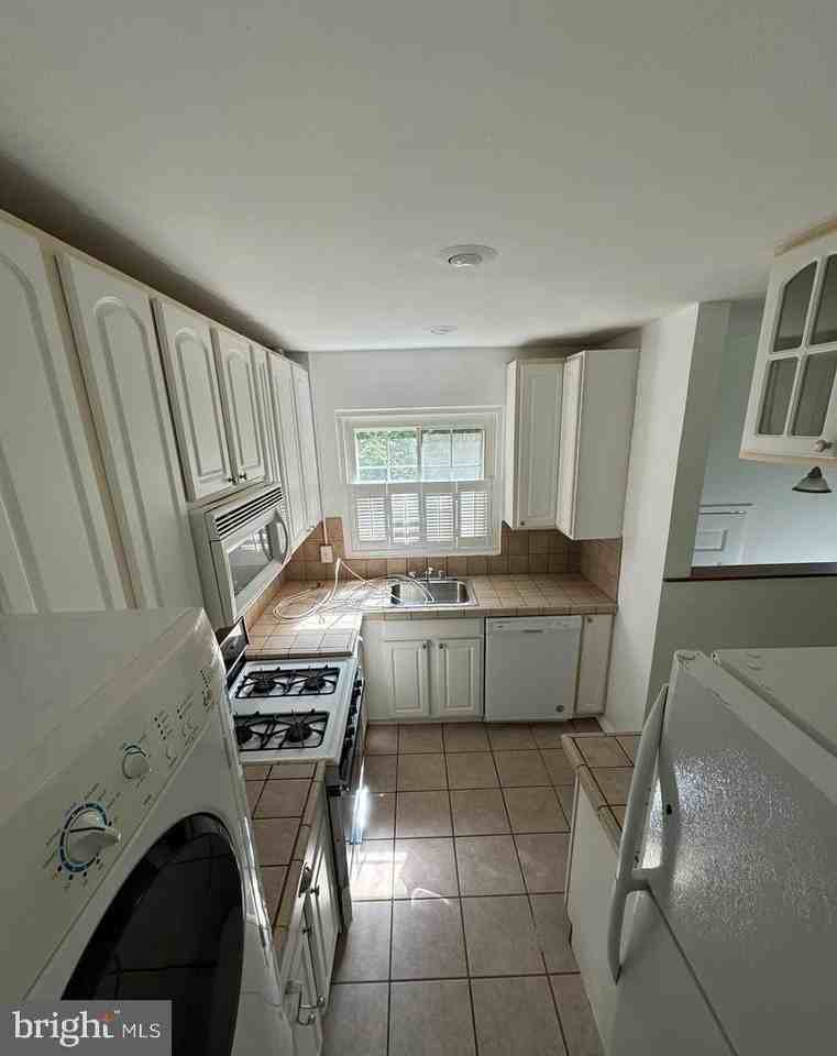 3212 Valley Dr - Photo 5 of 11