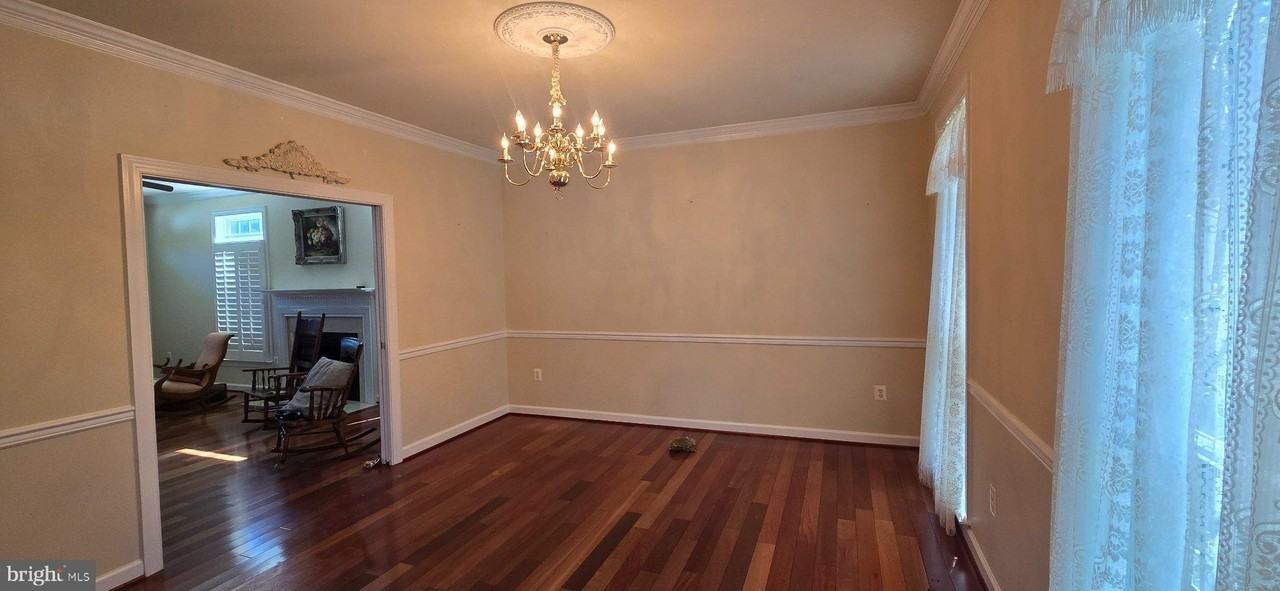 2055 Freeman Dr - Photo 7 of 38