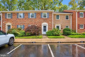 featured image of 424 Greenbrier Ct