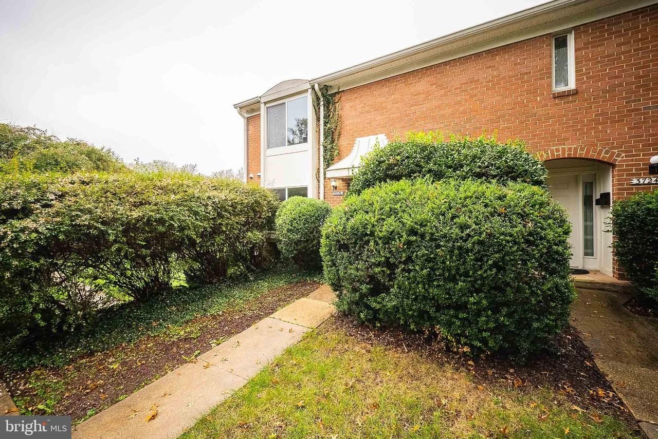 3722 Persimmon Cir - Photo 3 of 39