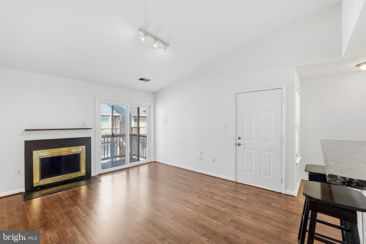 8633 Beekman Pl #33D - Photo 3 of 22