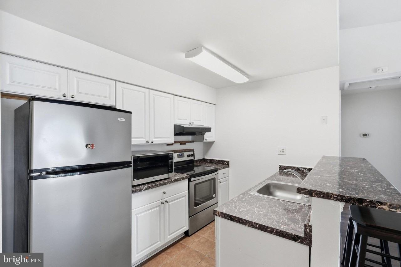 8633 Beekman Pl #33D - Photo 6 of 22