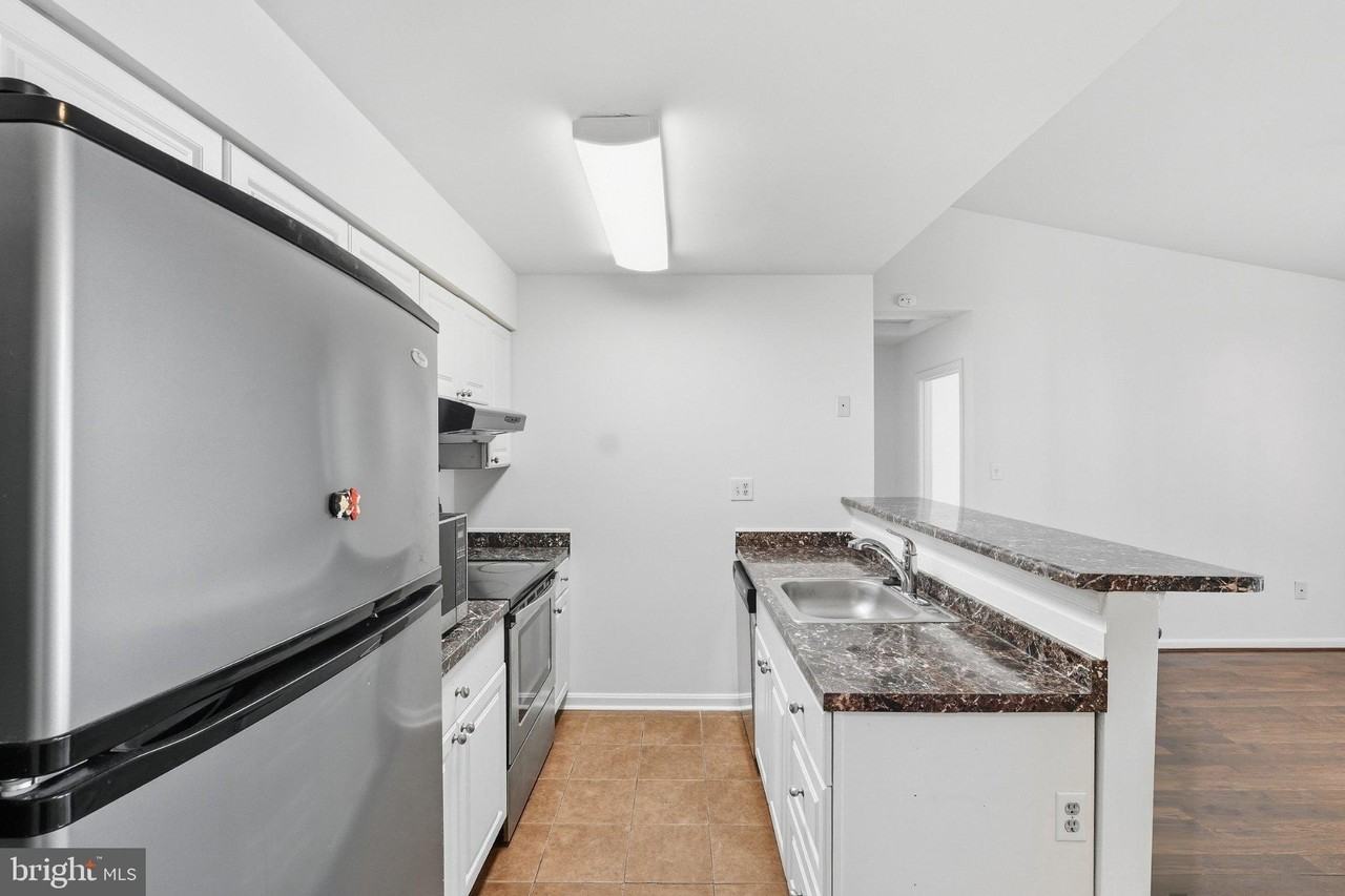 8633 Beekman Pl #33D - Photo 7 of 22