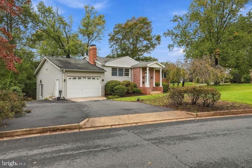 1632 Morrill Ct - Photo 3 of 45
