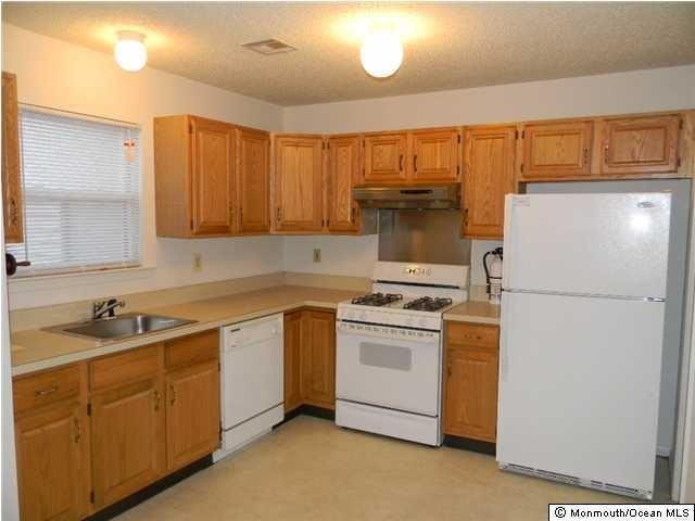 135 Gettysburg Ln - Photo 2 of 7