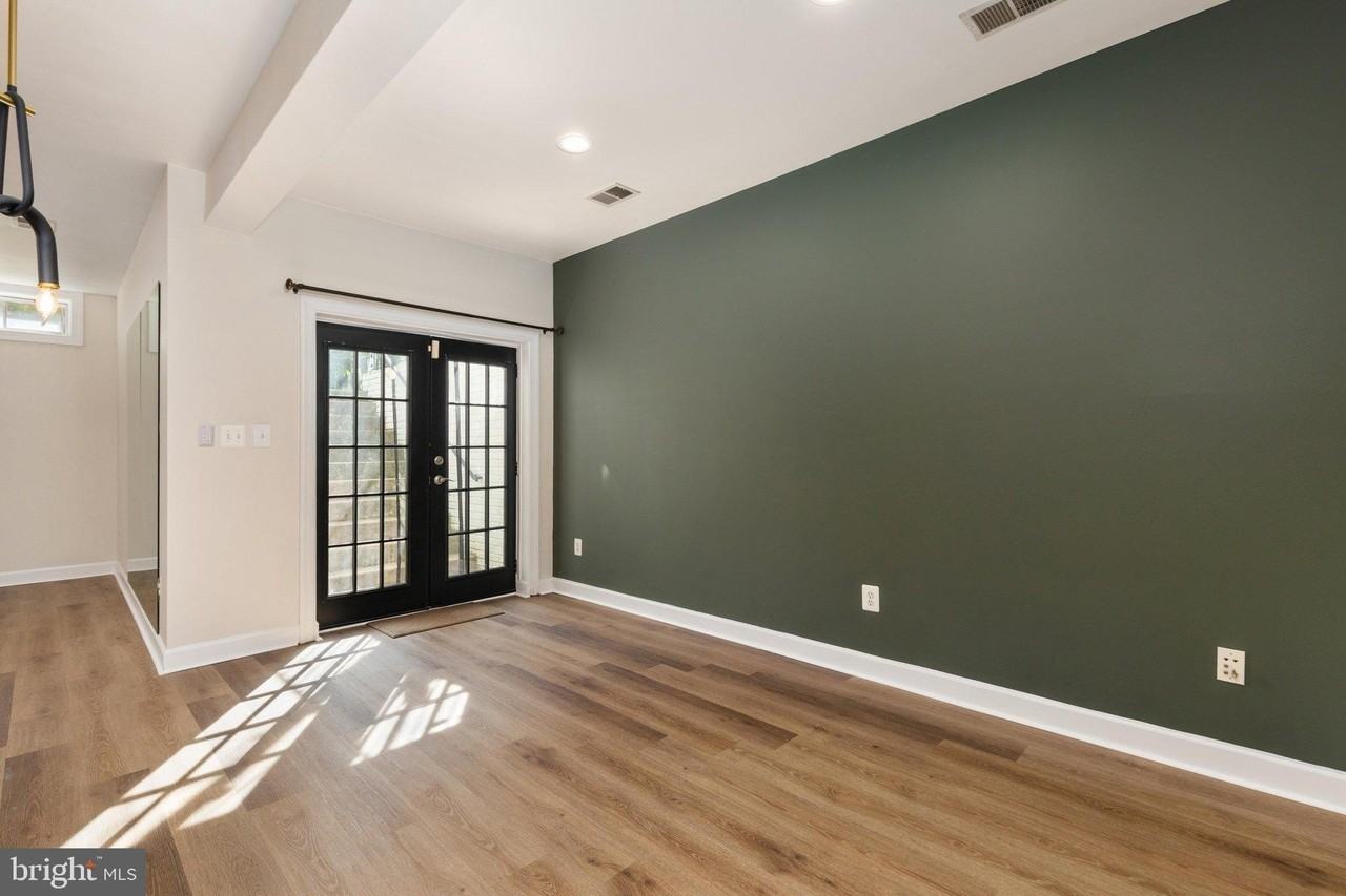 7216 White House Dr - Photo 2 of 24