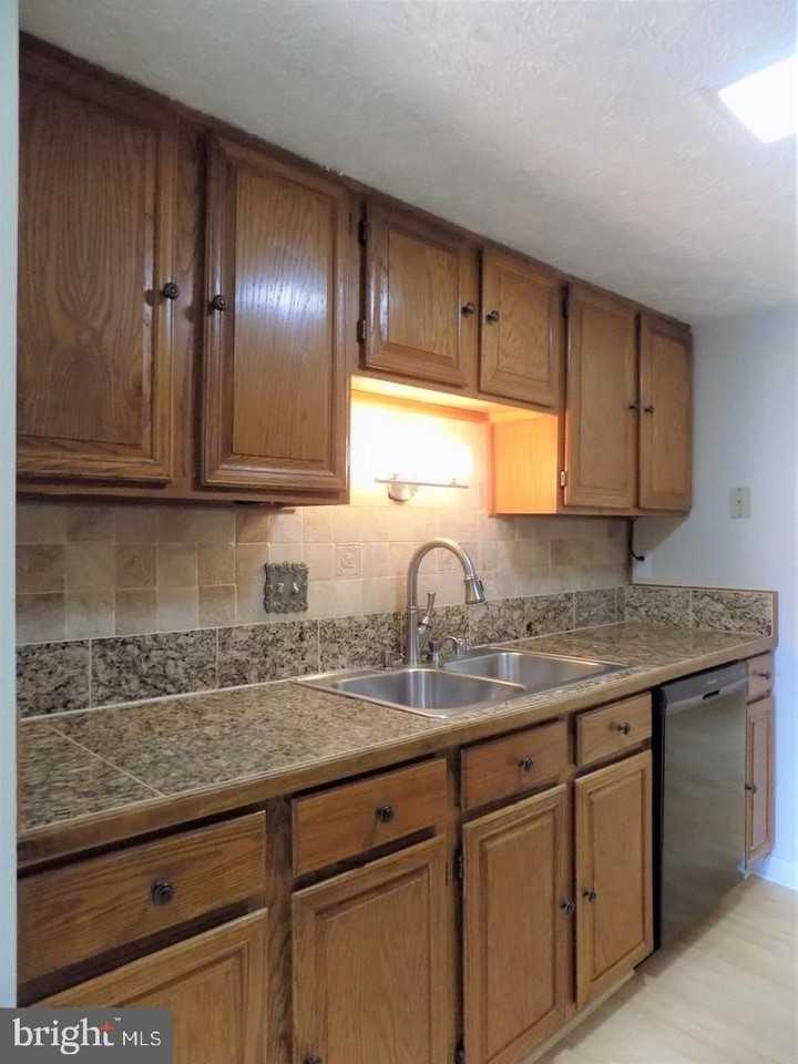 5920 Spruce Run Ct - Photo 5 of 34