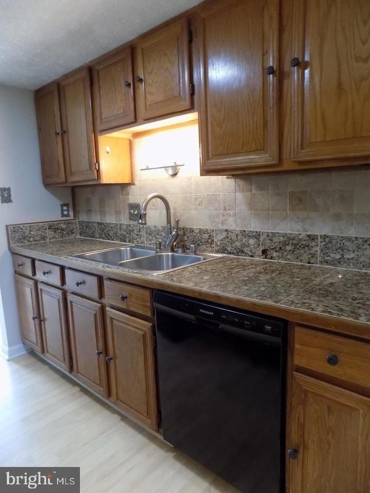 5920 Spruce Run Ct - Photo 7 of 34