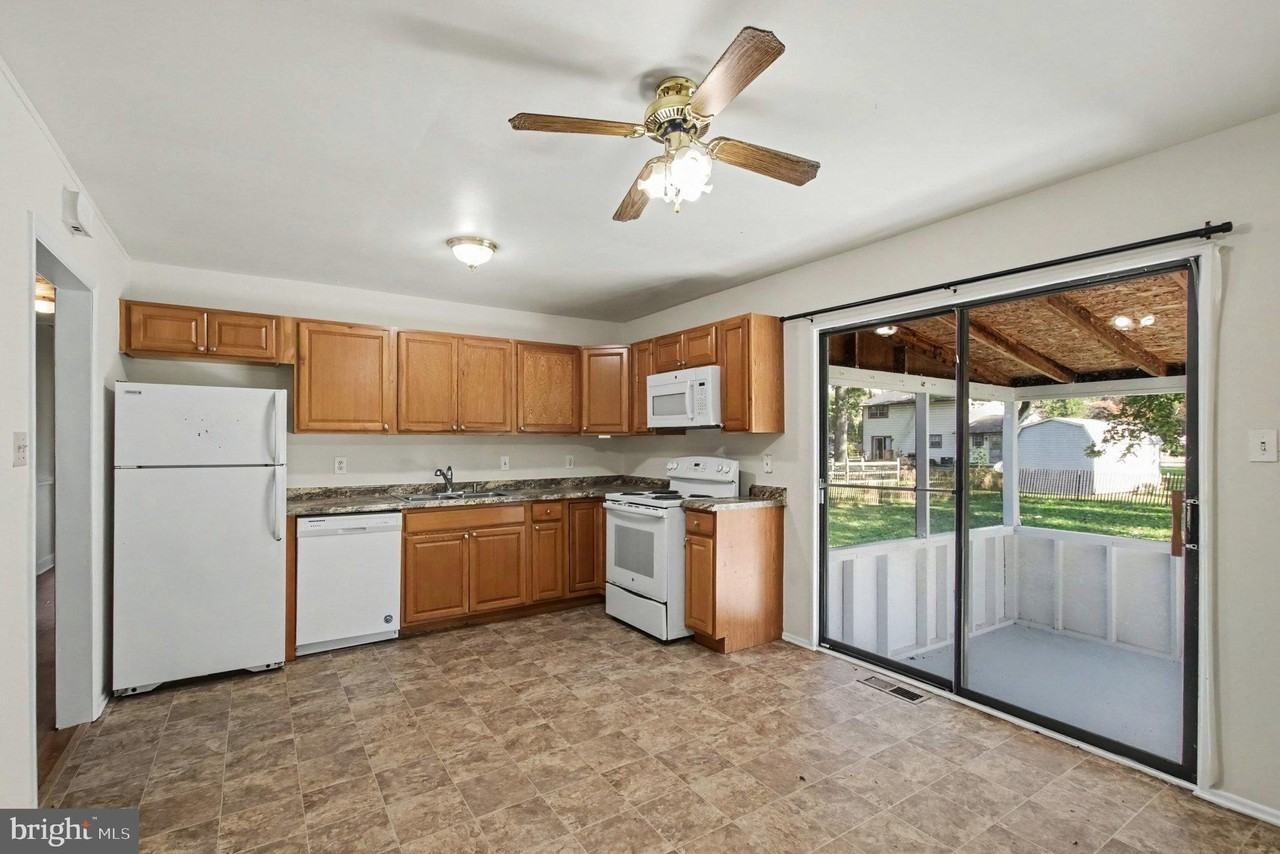 4435 Willow Tree Ln - Photo 6 of 26