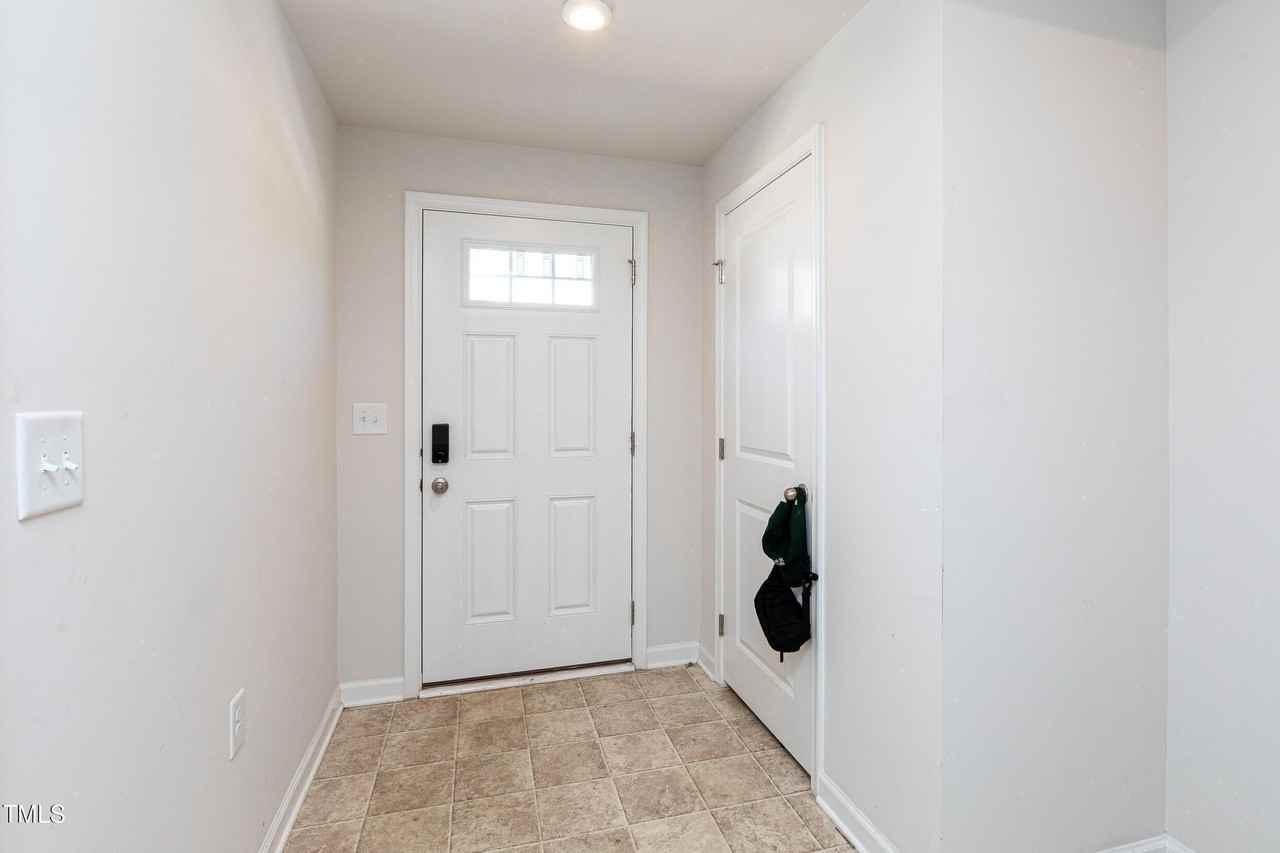 4005 Lush Grove Dr - Photo 3 of 19