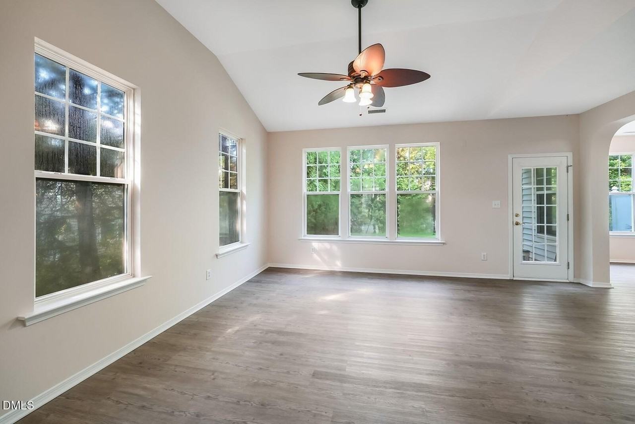 206 Bell Tower Way - Photo 3 of 19