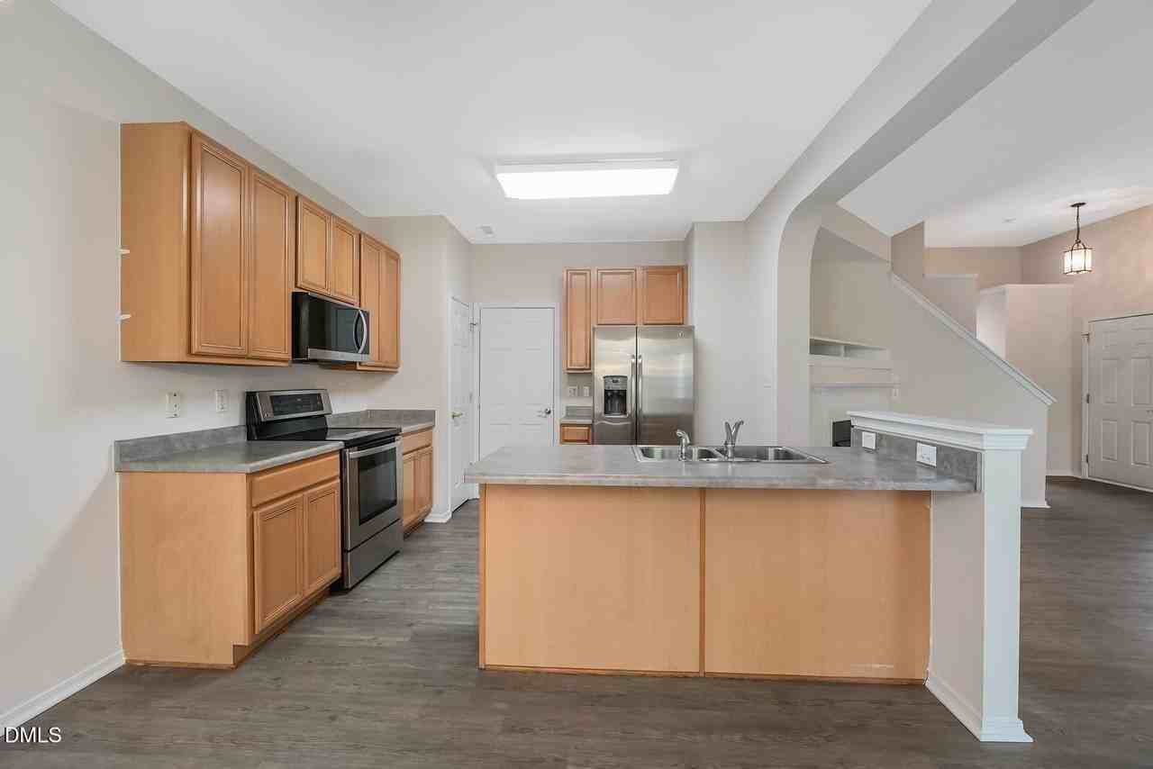 206 Bell Tower Way - Photo 6 of 19