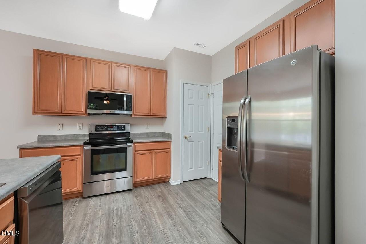 206 Bell Tower Way - Photo 7 of 19