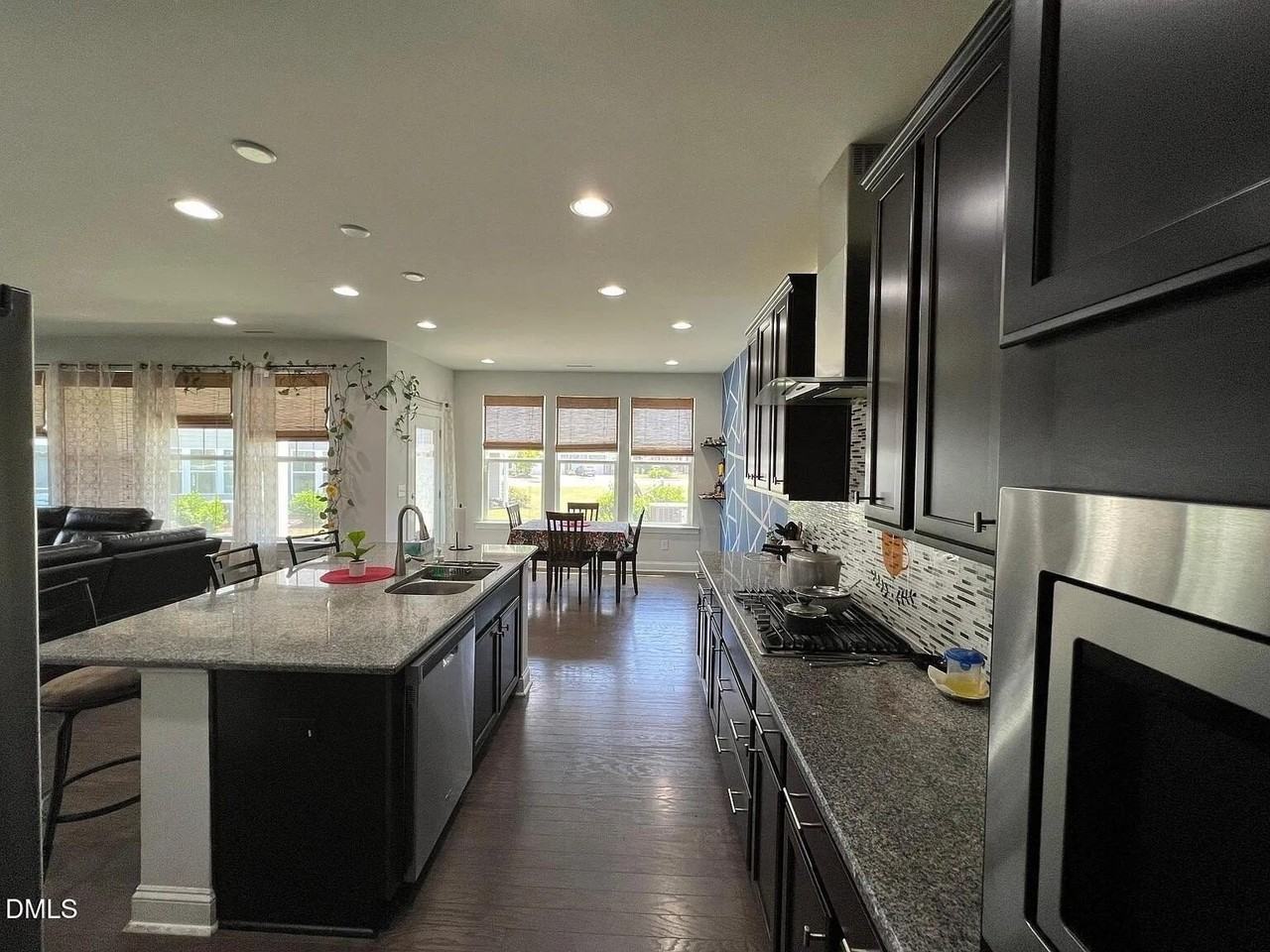 1032 Benay Rd - Photo 3 of 34