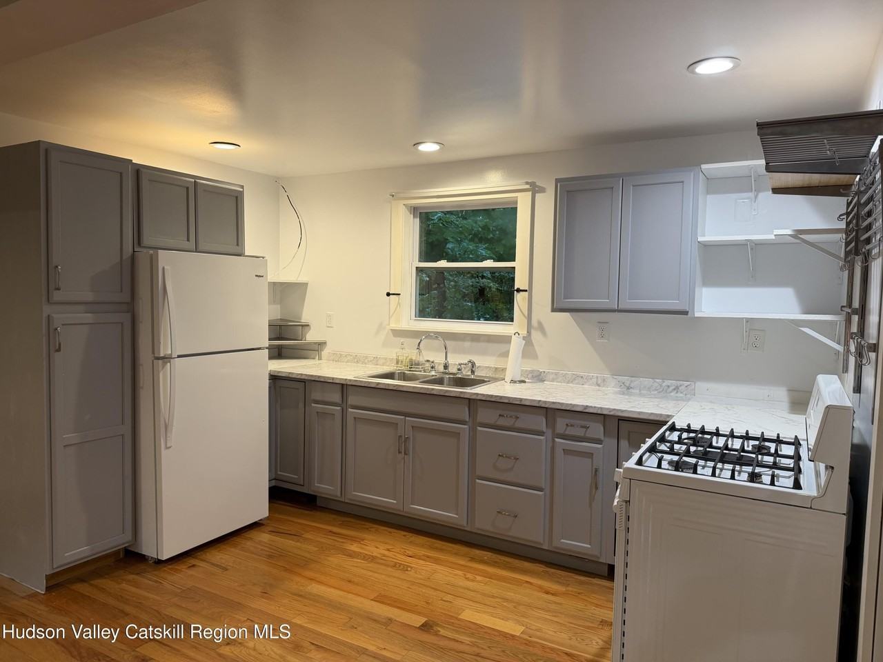 120B Woodland Dr - Photo 3 of 16