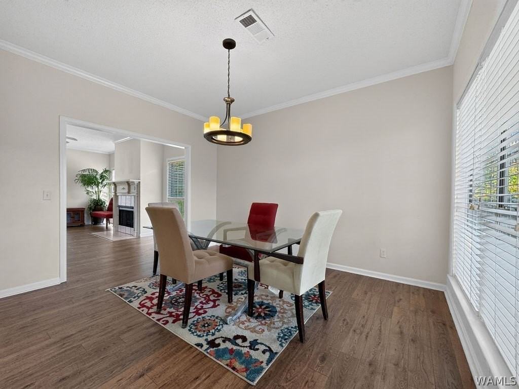 1549 Lesley Dr - Photo 3 of 20