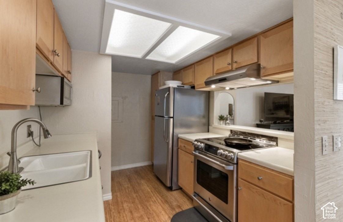 1498 E Foxboro Dr #1 - Photo 6 of 23