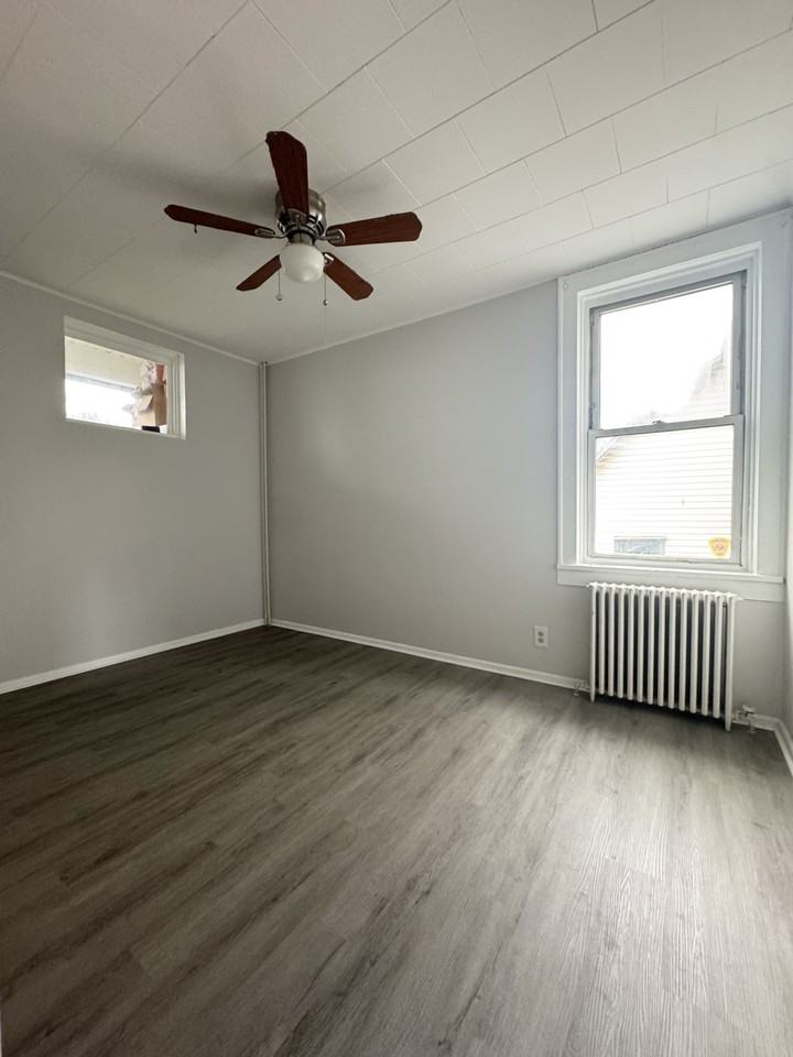 7 Corning St #1 - Photo 4 of 9