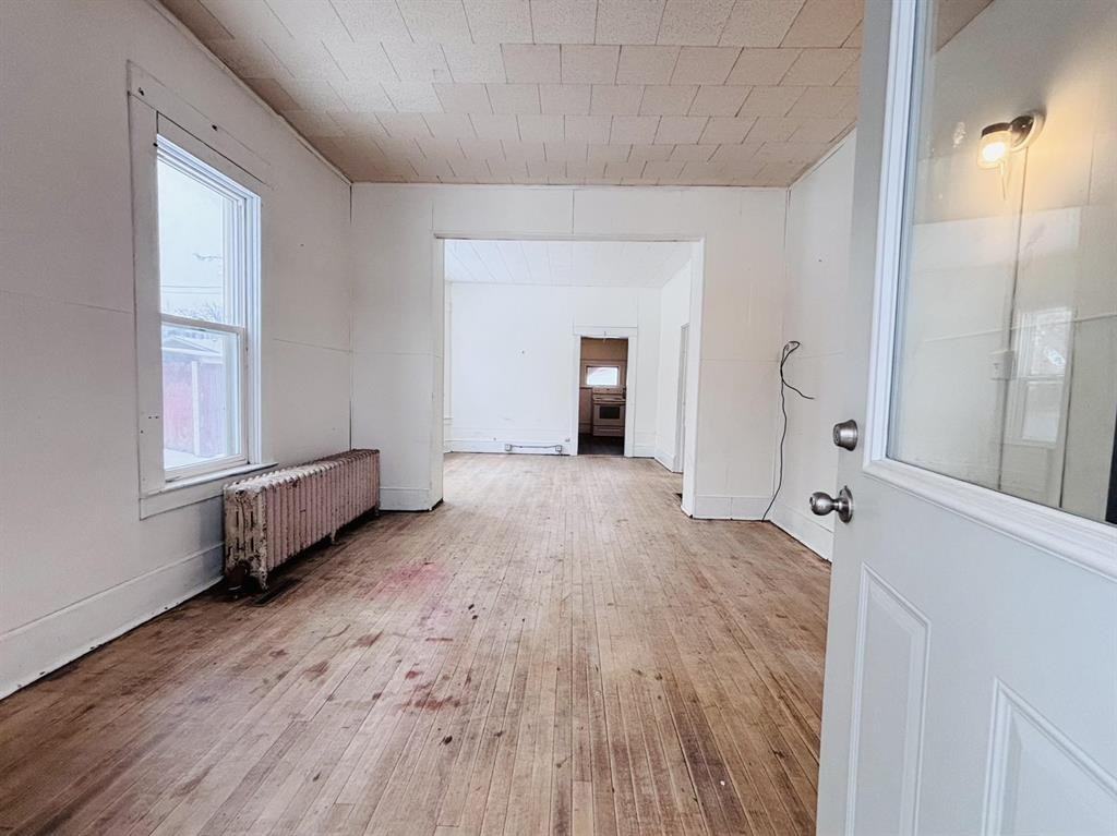 605 Ellis Ave #1 - Photo 4 of 23