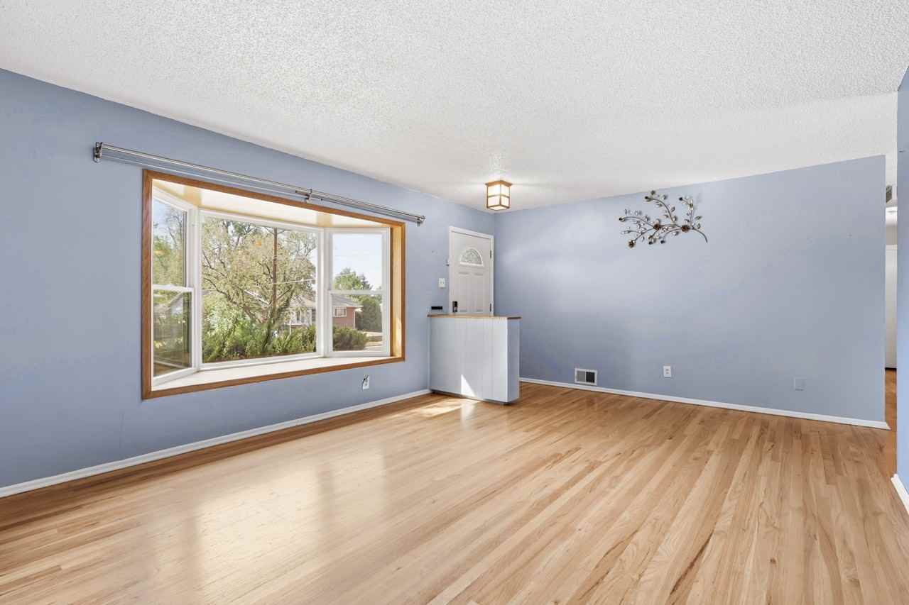 3705 W Eastman Ave #1 - Photo 3 of 33