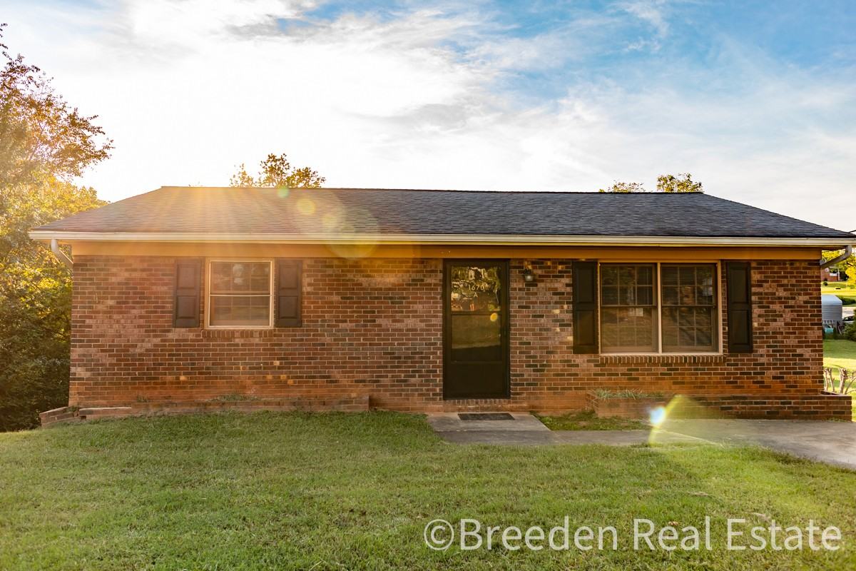 1670 Falls Ave #A - Photo 2 of 17