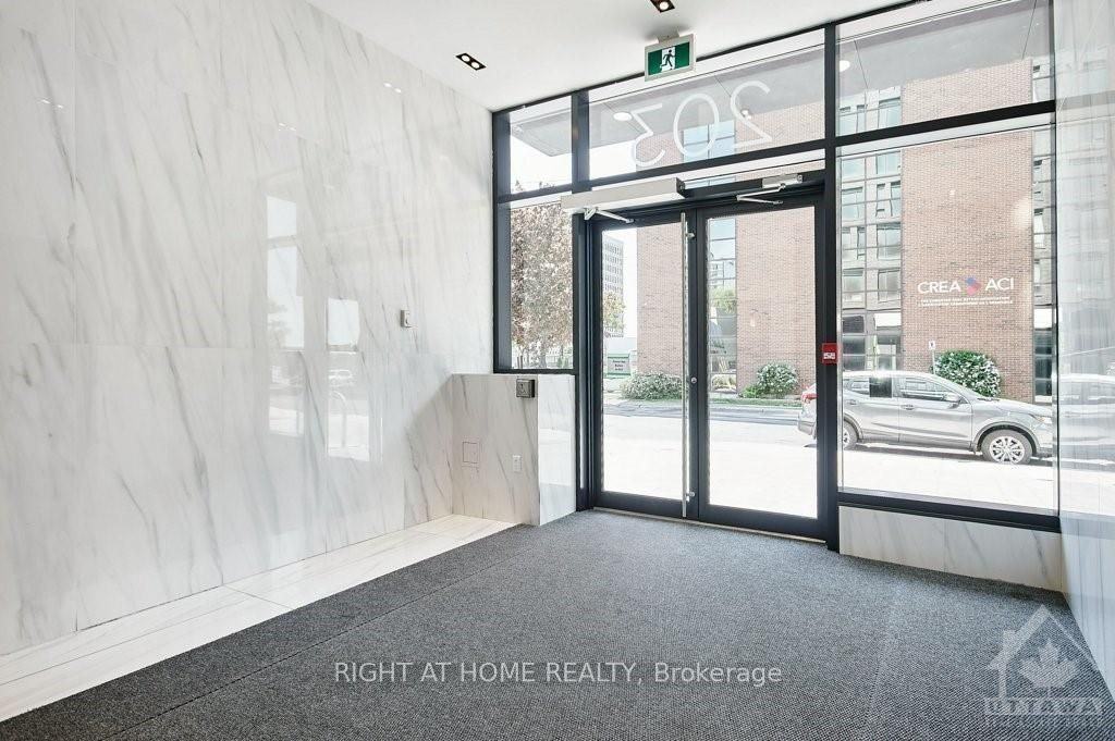203 Catherine Street #1102 - Photo 4 of 22