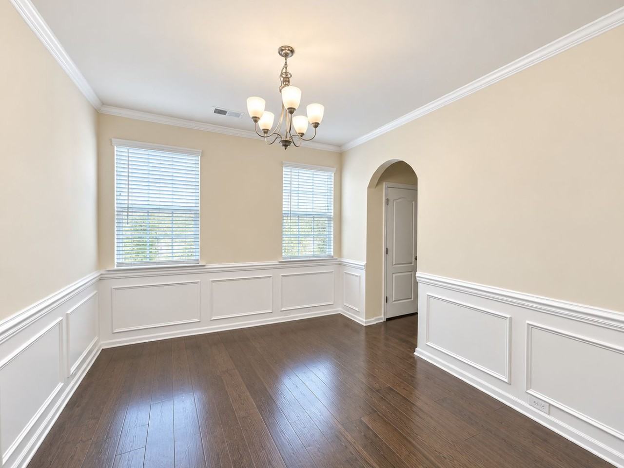 110 Eden Ave #1 - Photo 7 of 32