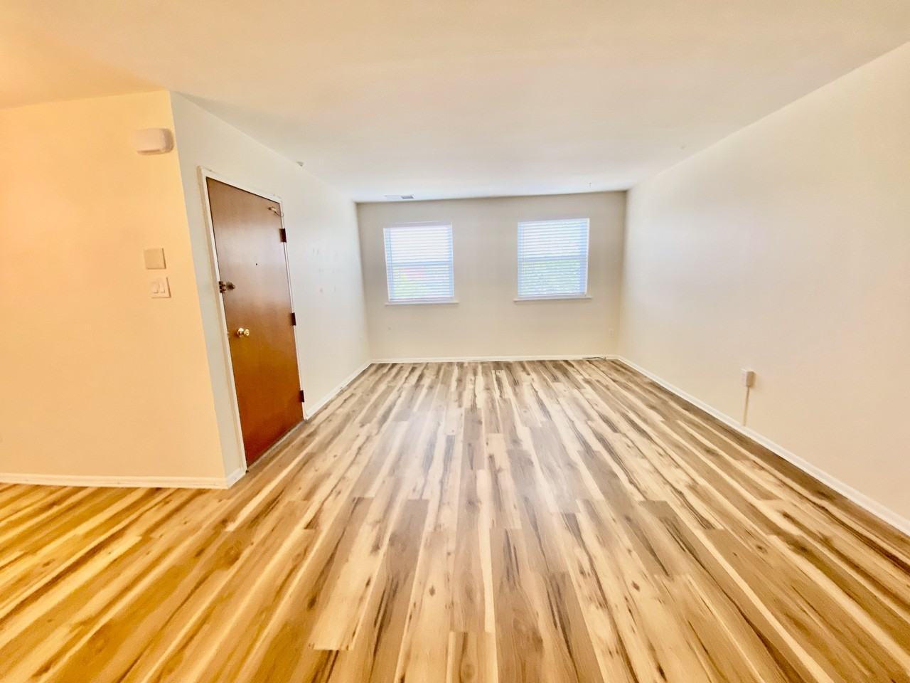 3028 S 70th St 2nd Fl #2ndFL - Photo 4 of 30