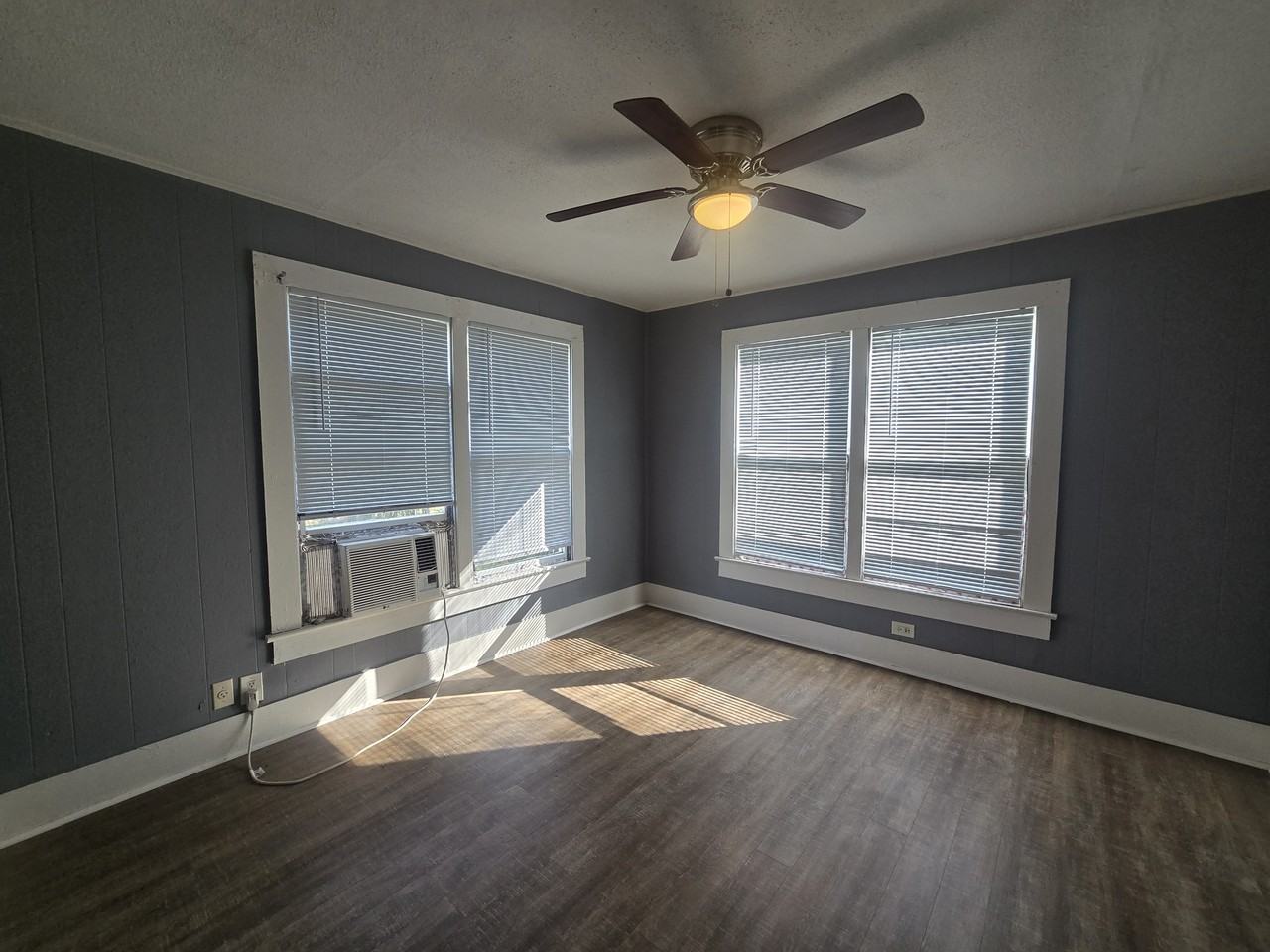 5318 Avenue P 1/2 #SF - Photo 3 of 14