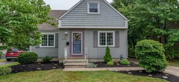 featured image of 495 Parkside Dr #1