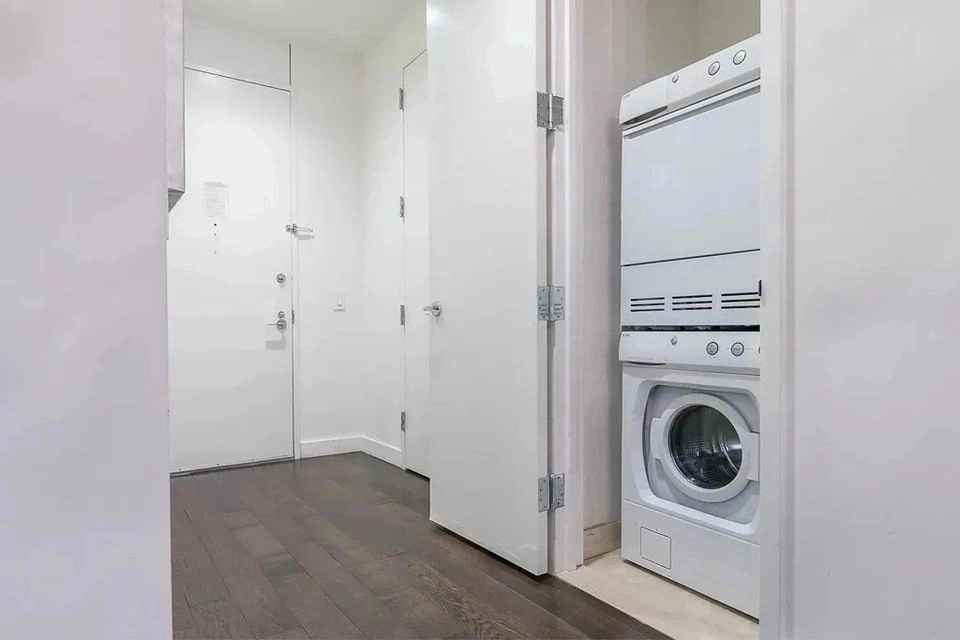95 Wall Street #1103 - Photo 4 of 9