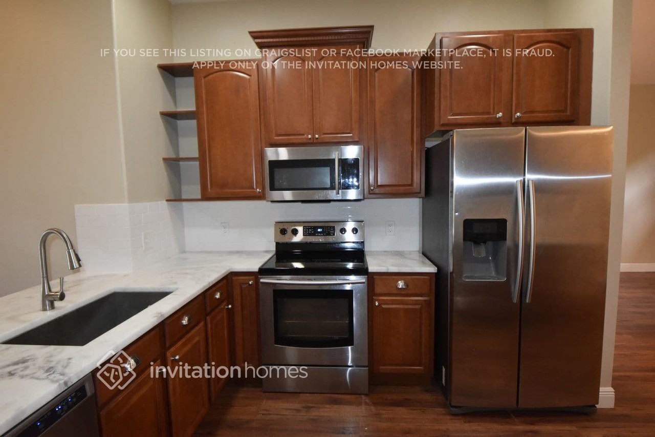 621 Sand Ridge Dr - Photo 5 of 19