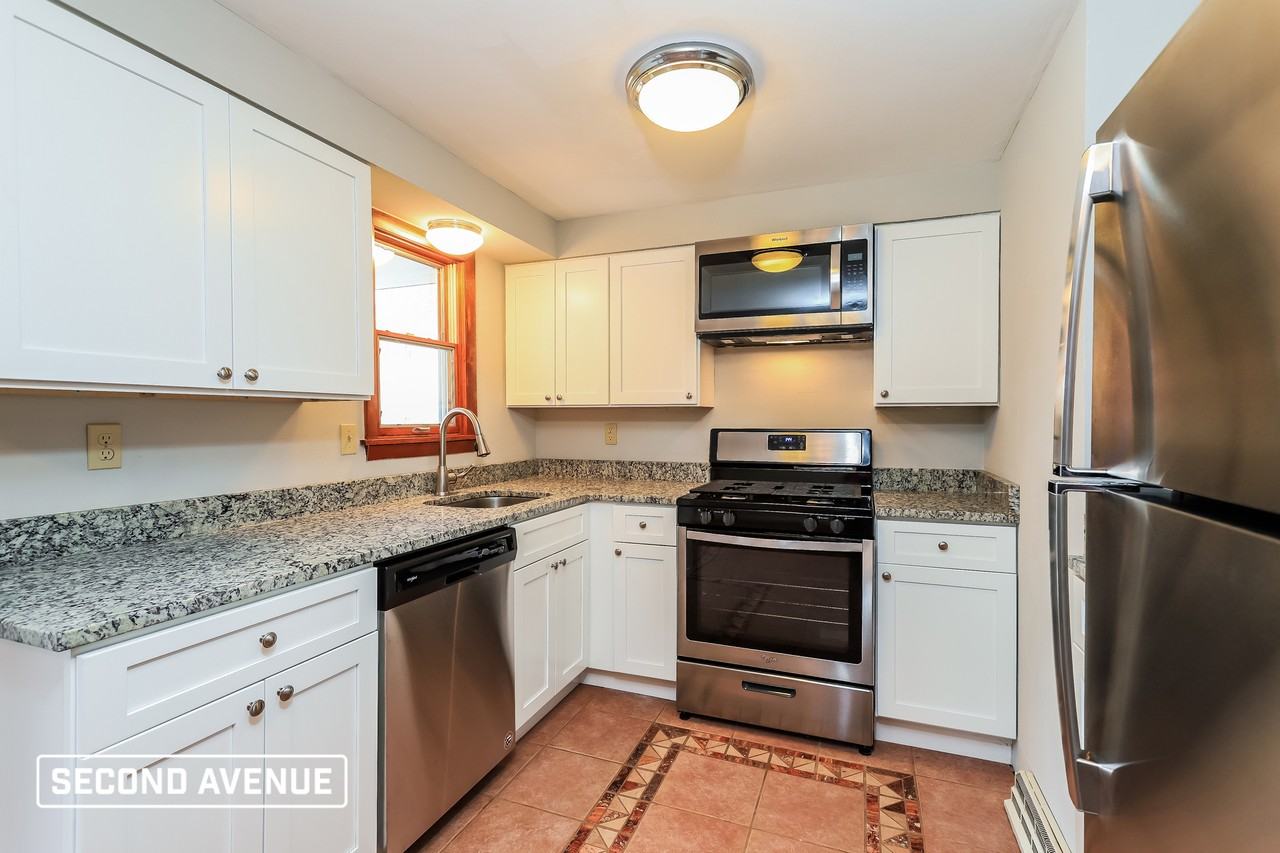 427 Kentucky Ave - Photo 2 of 14