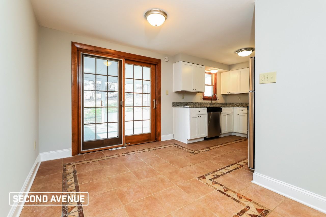 427 Kentucky Ave - Photo 4 of 14