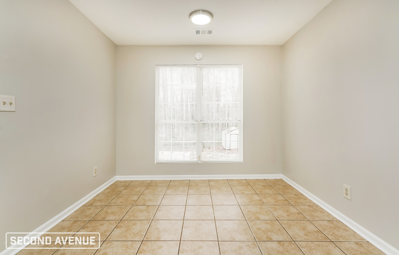 305 Shamrock Way - Photo 5 of 18