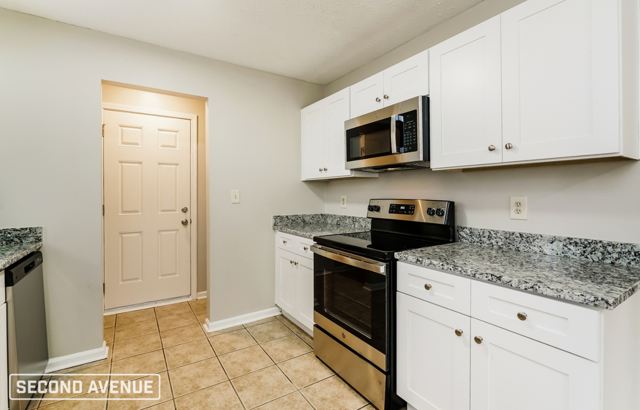 305 Shamrock Way - Photo 6 of 18