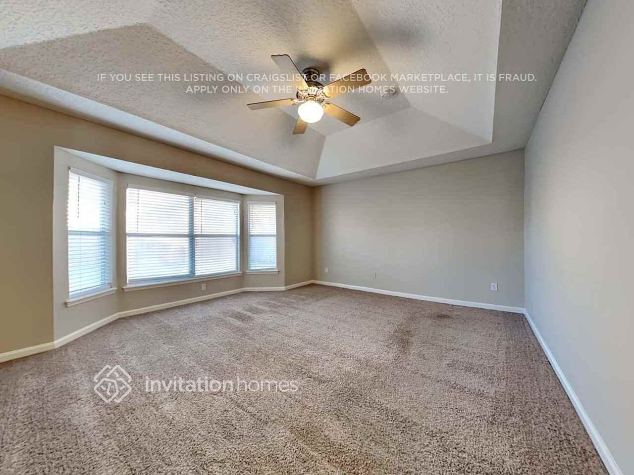 8621 Derry Dr - Photo 3 of 16