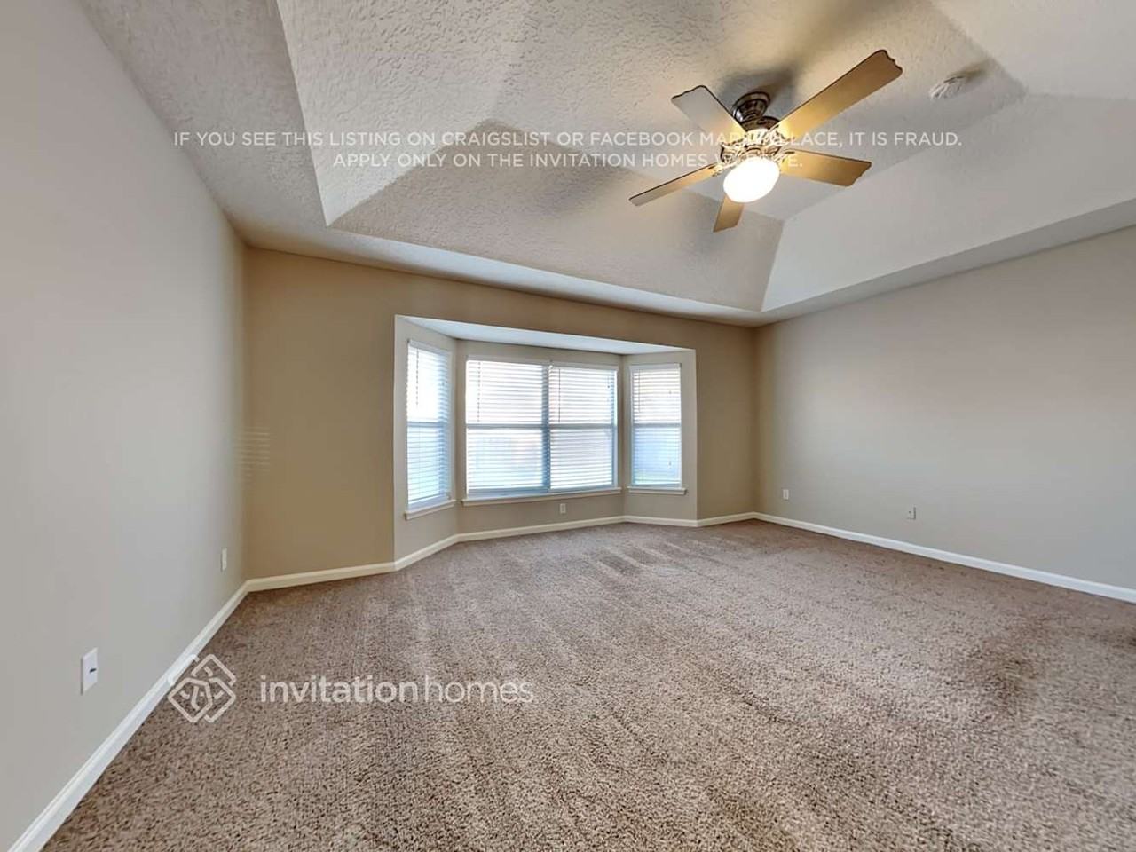 8621 Derry Dr - Photo 4 of 16