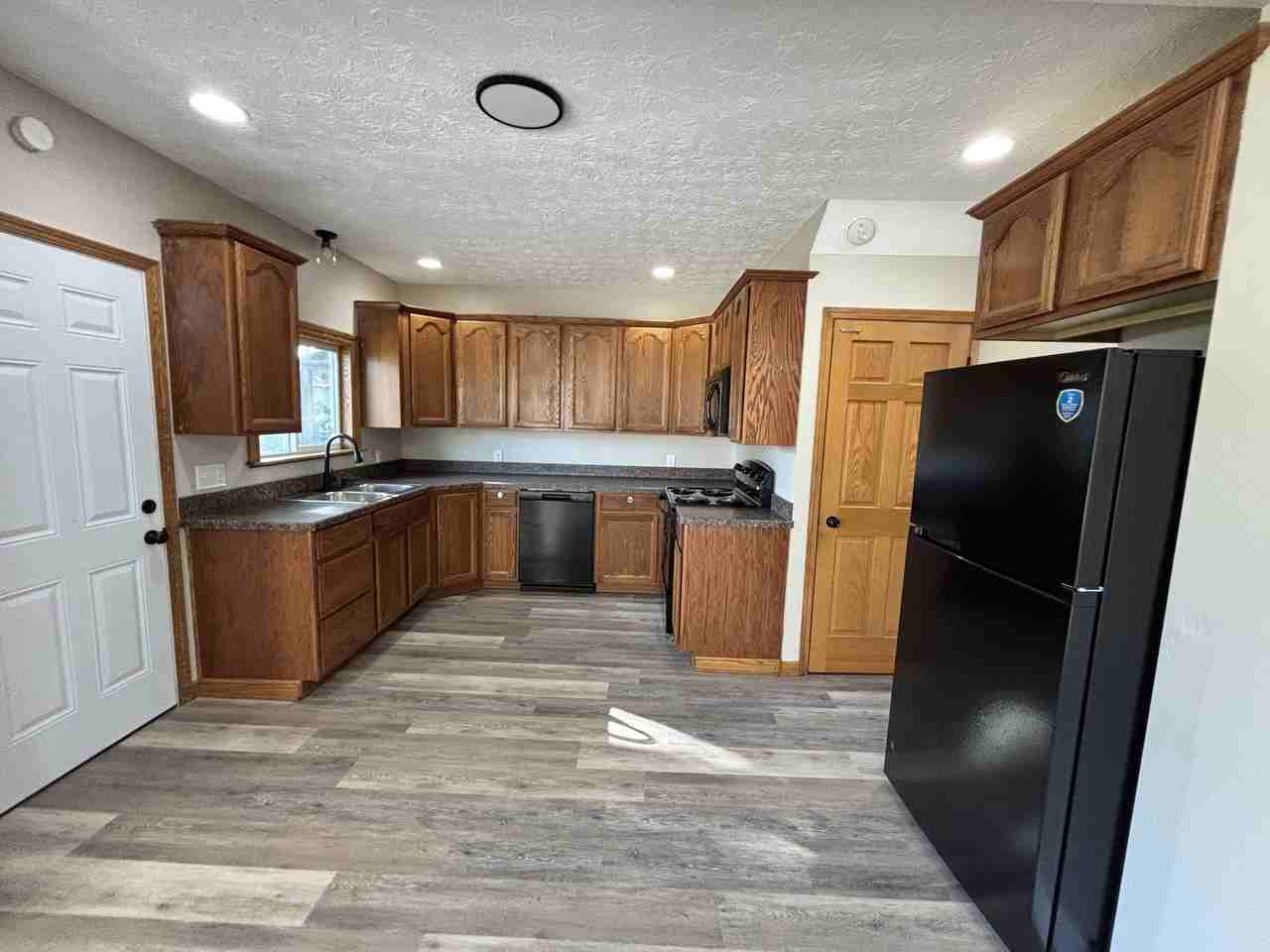 914 Dueber Ave Sw #1 - Photo 3 of 11